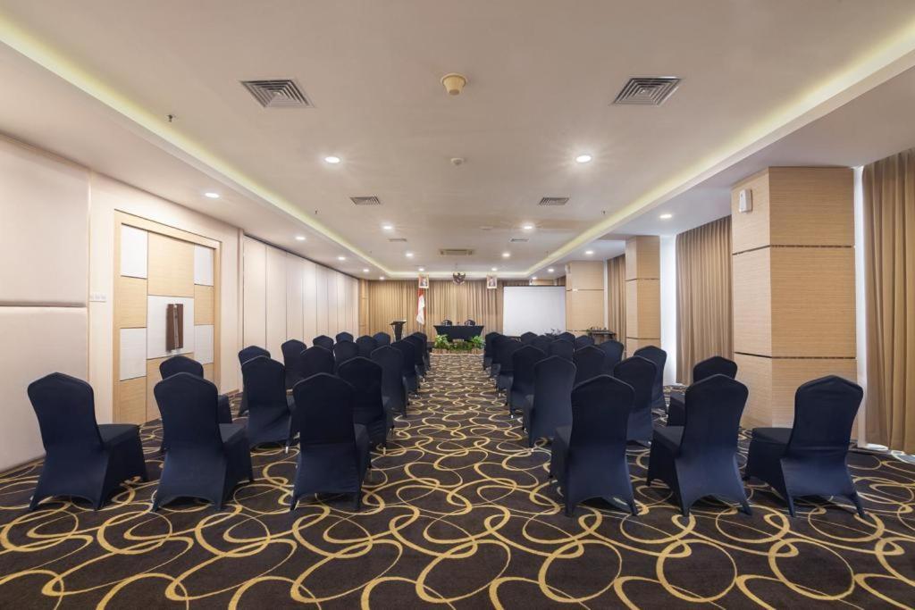 Quest Hotel Darmo - Surabaya By Aston מראה חיצוני תמונה